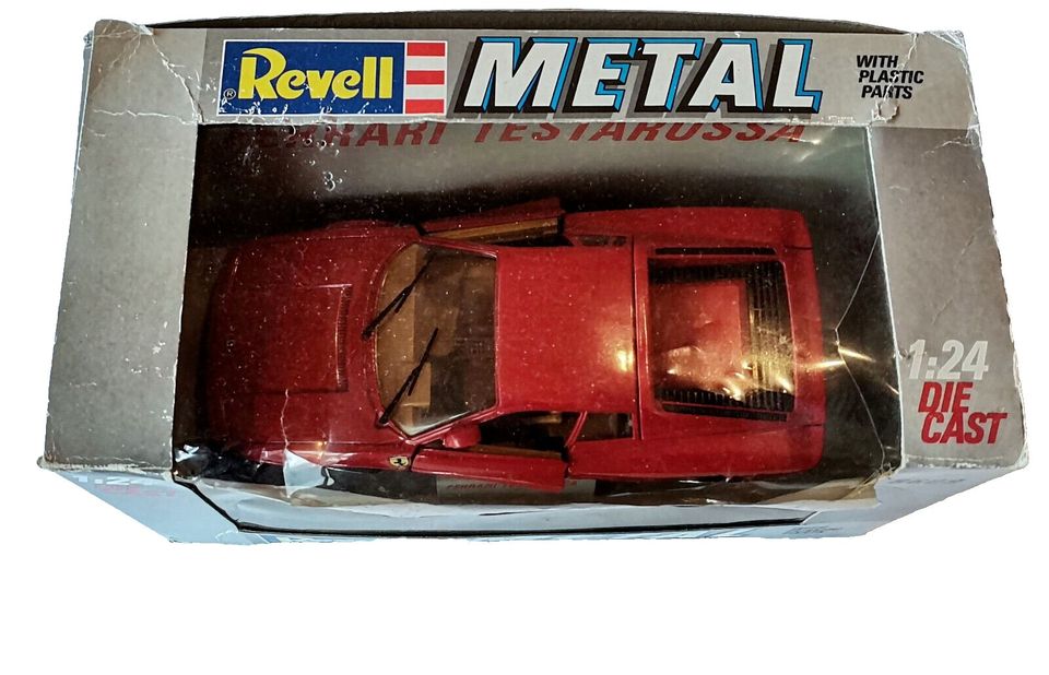 Revell Metal 1:24 * Ferrari Testarossa in OVP * Die Cast * #8609 in Dülmen