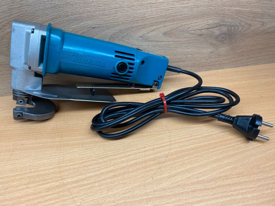 Makita Blechschere Modell JS1600 in Celle