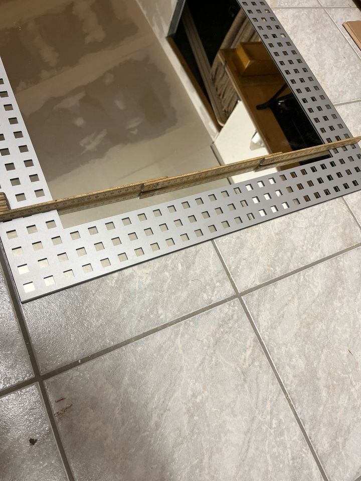 2 Stück Spiegel quadratisch 60 cm in Dornstetten