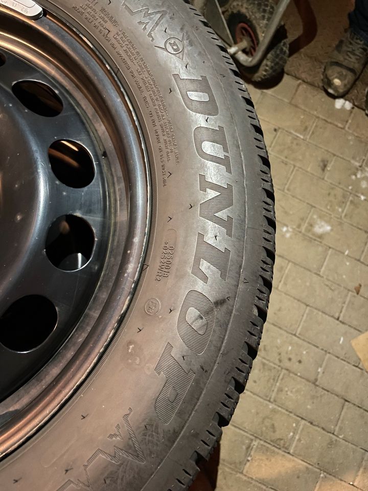 Winterreifen Karoq Dunlop 4 Jahre 215/60R 16 6J x 16 Stahl Schwar in Sohland