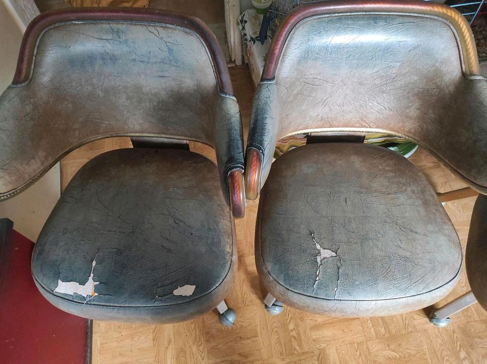 Drei kleine Sessel restaurierungsbedürftig als auf Bilder in Landstuhl