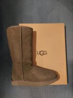 Original UGG Boots Cassic Tall II, Gr. 42, grau Frankfurt am Main - Nordend Vorschau