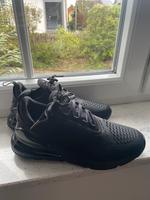 Nike Air Max 270 Triple Black- Größe 40- neuwertig Hessen - Weilburg Vorschau