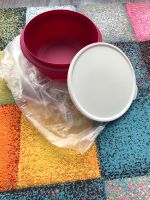 Tupperware Schüssel, NEU, Farbe brombeere, 2 Liter Bayern - Augsburg Vorschau