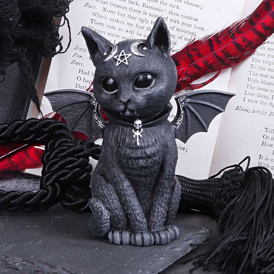 Schwarze Katze mit Flügeln Figur Gothik Esoterik Dracula Hexerei in Schönebeck (Elbe)