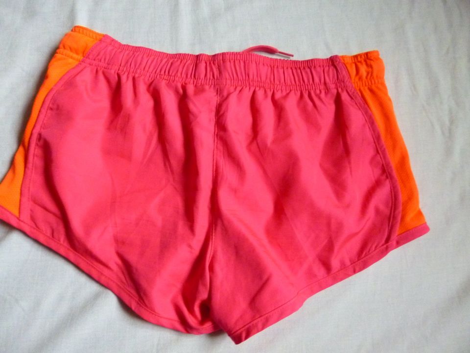 Sporthose, Shorts, kurze Hose Gr. 36/38 in Weyhe