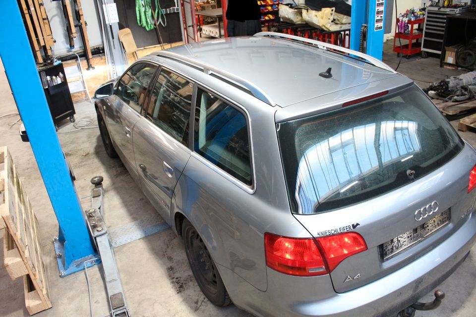 Audi A4 8E Avant 3.0 TDI S-Line Schlachtfest Teile LY7G in Aurich