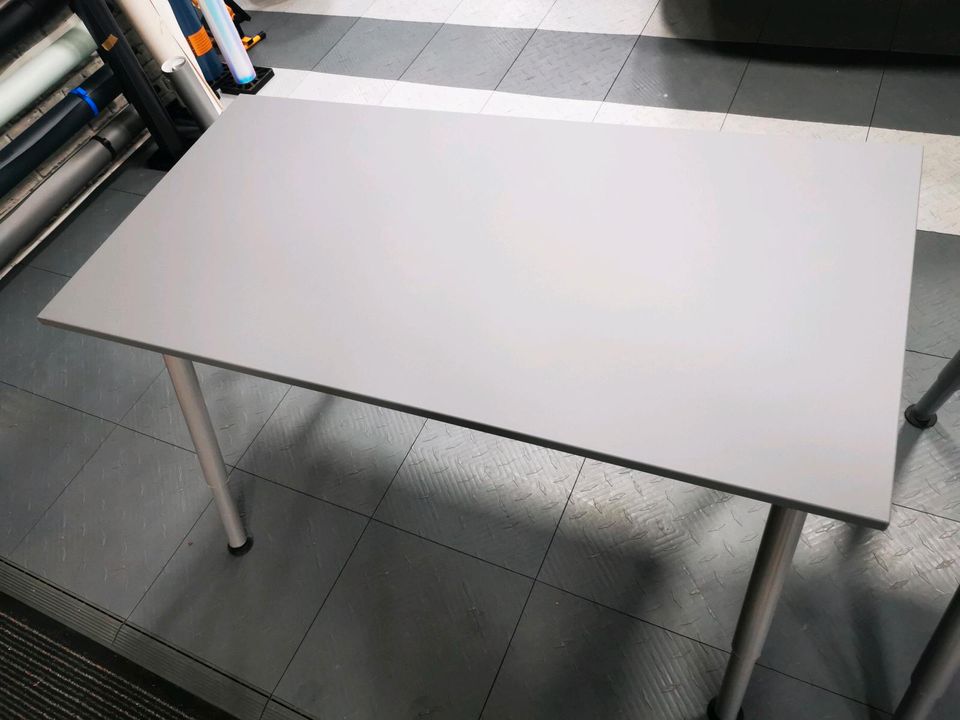 Schreibtisch von IKEA - Galant Serie in Schleswig
