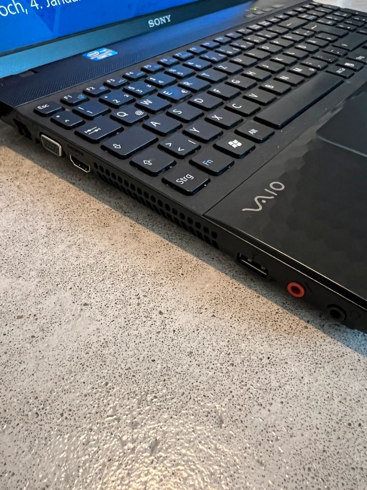 Sony VAIO Notebook 15.5 Zoll Intel 2,2 GHZ, 8 GB, 500 GB SSD OVP in Maintal