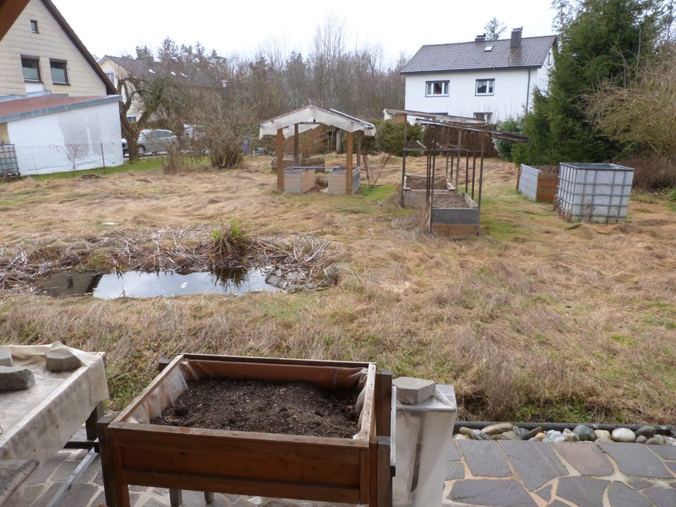 Freistehendes EFH mit vielen Möglichkeiten auf traumhaftem Grundstück! in Waldkraiburg