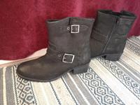 Buffalo Stiefel Engineer Biker Boots mit Schnallen aus Nubukleder Berlin - Hohenschönhausen Vorschau