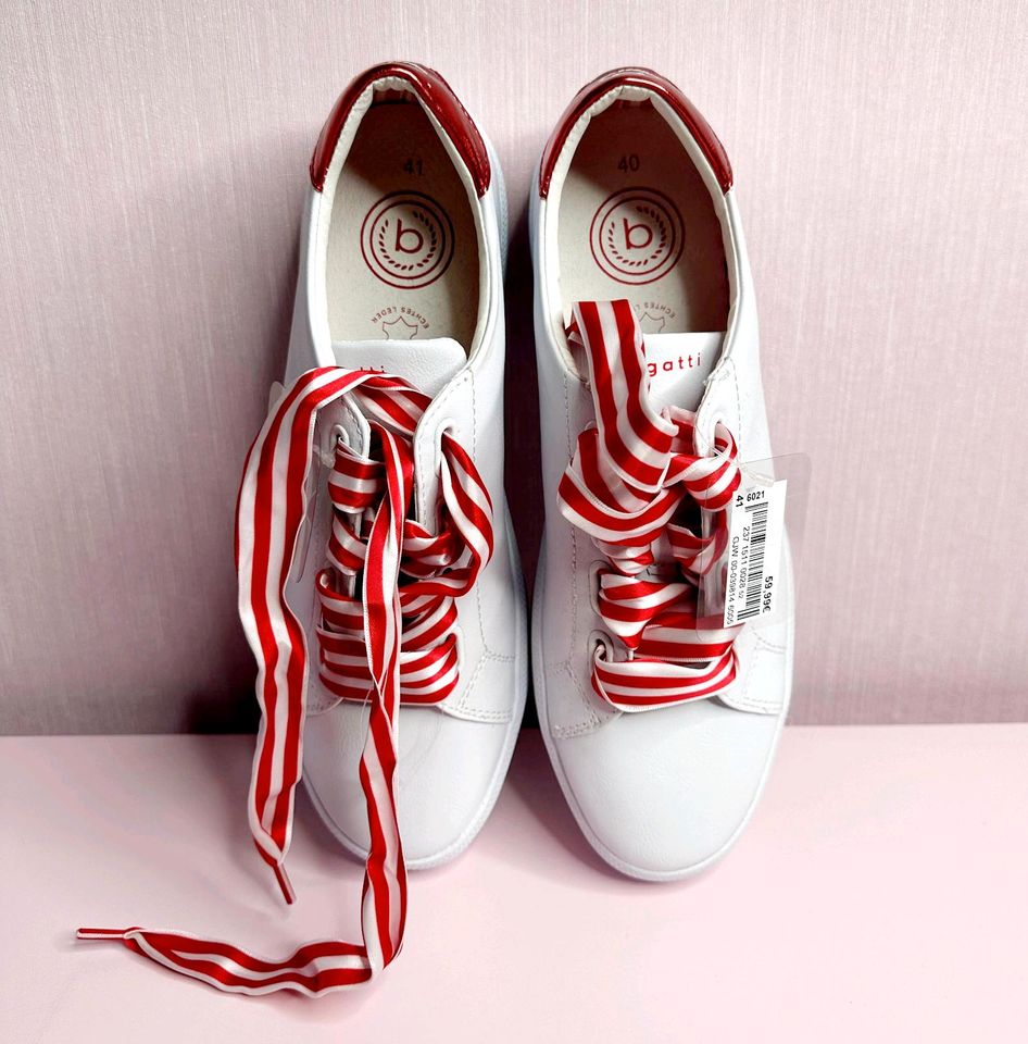 ❤️ Damen bugatti Sneaker Schuhe Gr. 41 weiß rot NEU in Brakel