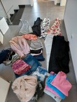 Kleider Paket  über 40 Teile Nordrhein-Westfalen - Ibbenbüren Vorschau
