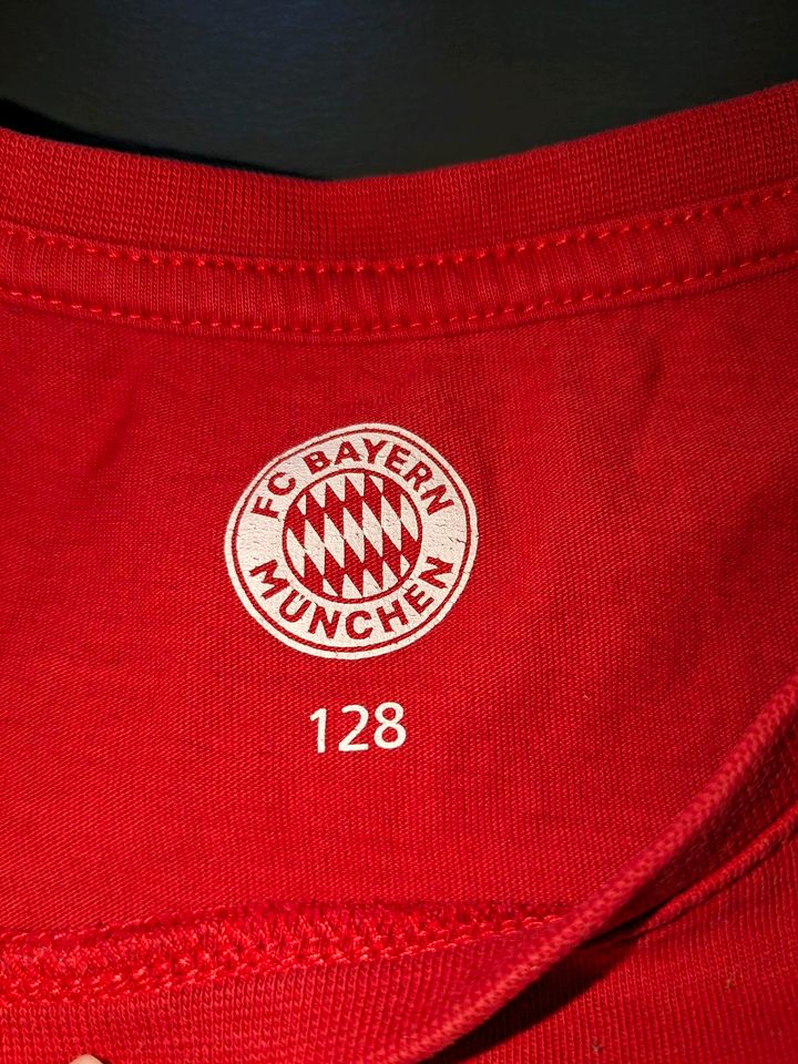 FC Bayern München FCB Kids Club Shirt Größe 128 in Manching