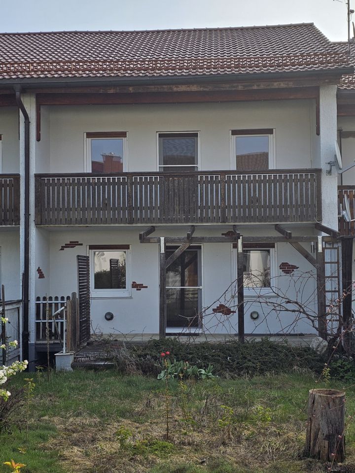 +++Renovierungsbedürftiges Reihenmittelhaus in ruhiger Wohnlage +++ in Waldkraiburg
