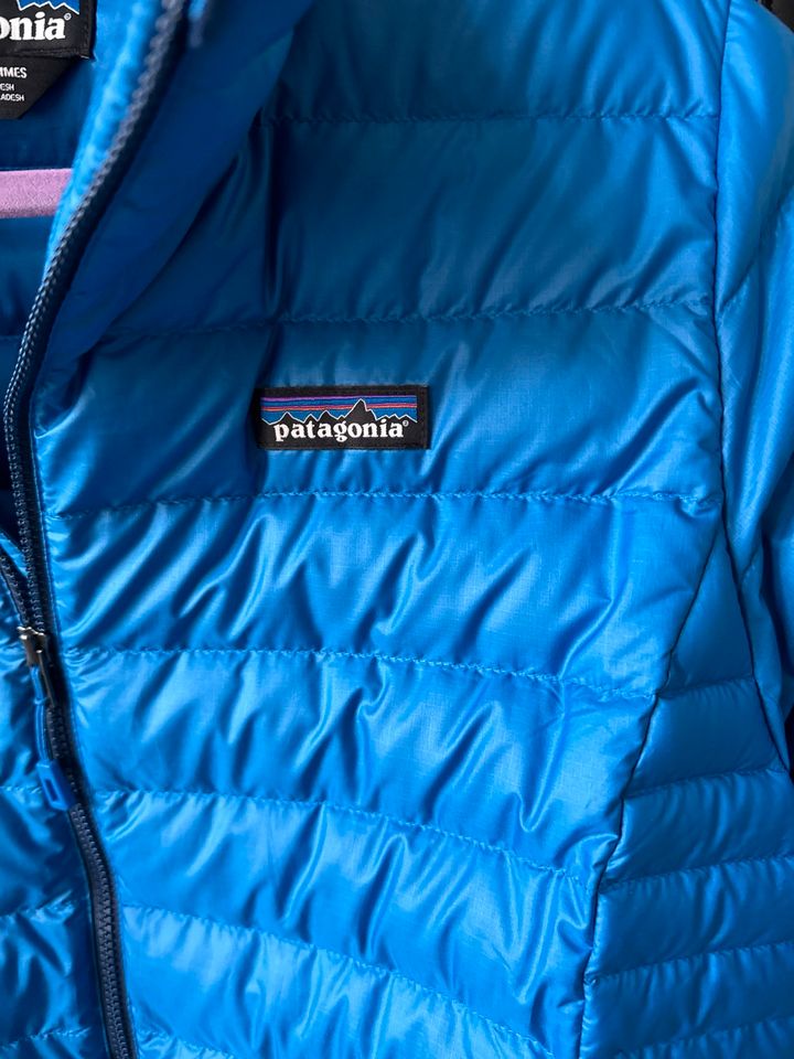 PATAGONIA Women’s Daunenjacke blau L Übergangsjacke in Berlin