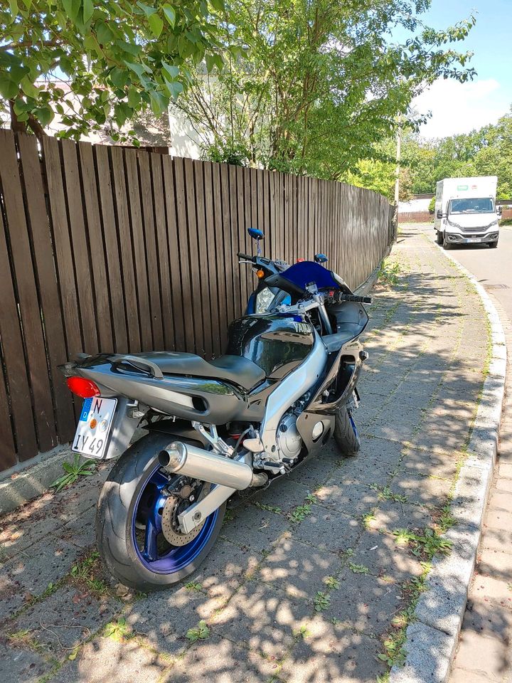 Yahama 6R Motorrad in Nürnberg (Mittelfr)
