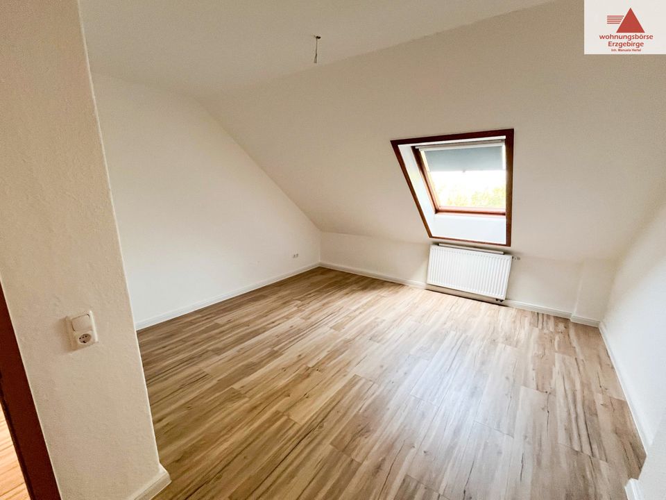 Ganz frisch renovierte 3-Raum-Dachgeschosswohnung auf der Parkstraße in Annaberg! in Annaberg-Buchholz