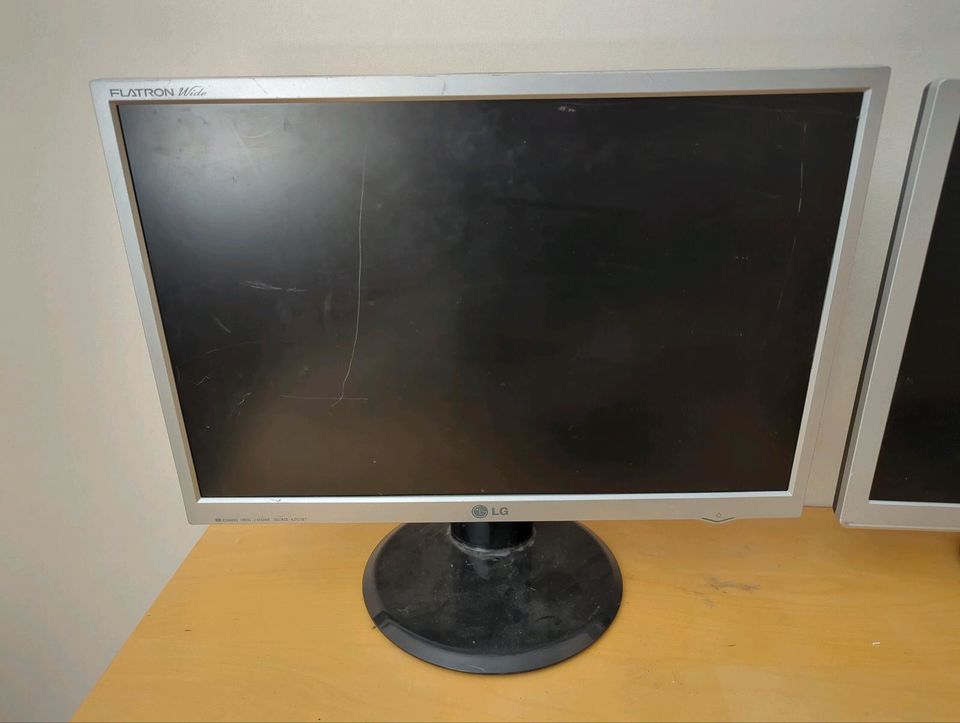 Monitor 19-22" in Merching