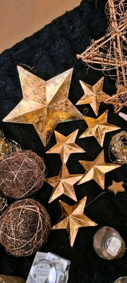 Riesenpaket Weihnachtsdeko gold Sterne Gläser Ketten in Tönisvorst