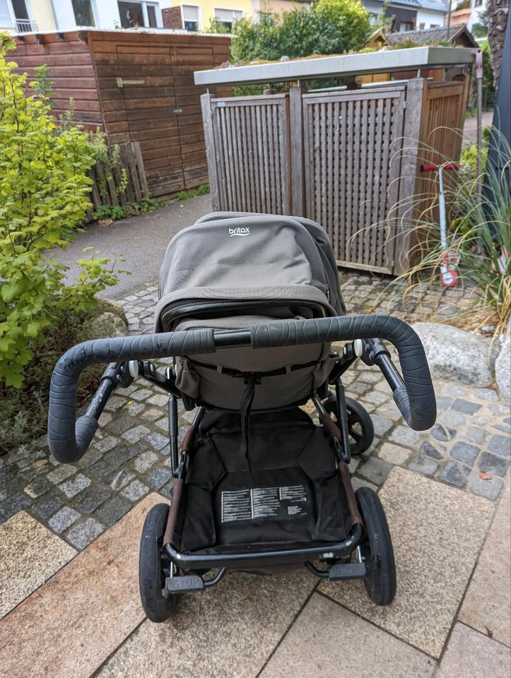 Britax Go Big grau mit Softtragetasche (Kinderwagen & Buggy) in Gröbenzell