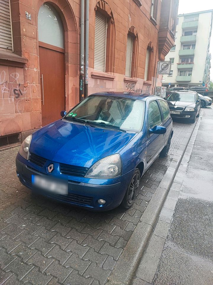 Renault Clio . Tüv bis 02/2025 in Mannheim