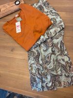 Bekleidungspaket Rock Gr 42  und Shirtbluse Gr XL25€ Hamburg-Mitte - Hamburg Wilhelmsburg Vorschau