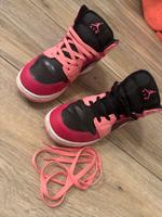 Special Nike Air Jordan 1 mid coral chalk pink / rosa / schwarz Bayern - Frensdorf Vorschau