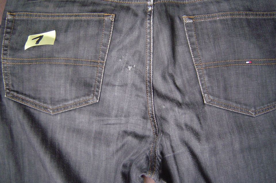 Tommy Hilfiger Jeans W40 Herren mit Fehler Preis alle 3 im Set in Duisburg