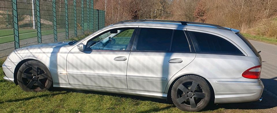 Mercedes benz e320 AMG w211 bj 2003 mit neuem TÜV in Bremen