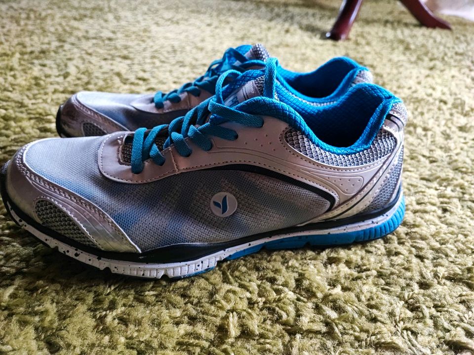 Power Sneaker Sportschuhe silber blau Gr. 45 in Altenburg