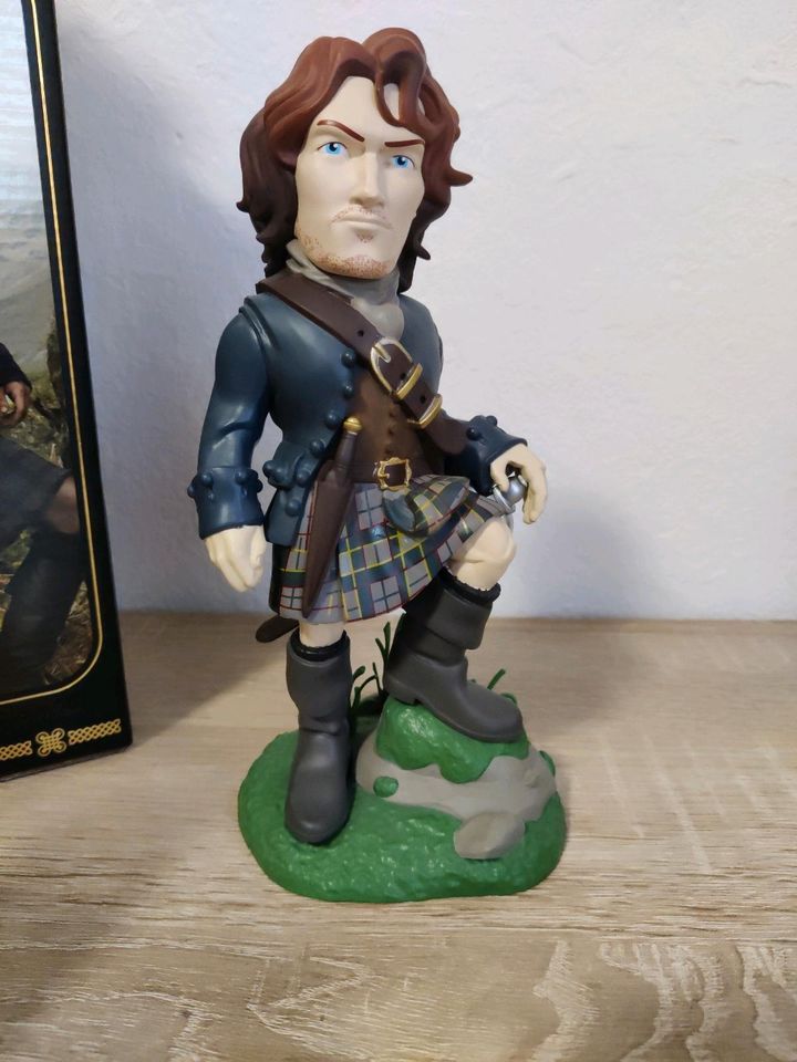 Outlander Jamie Fraser Vinyl Figur Cryptozoic Sassenach Lallybro in Barsbüttel