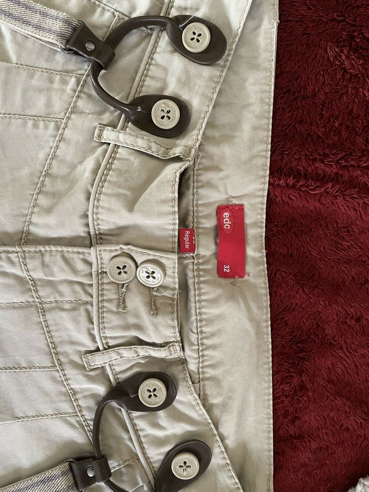 edc by Esprit Chino mit Hosenträger in Sulzberg