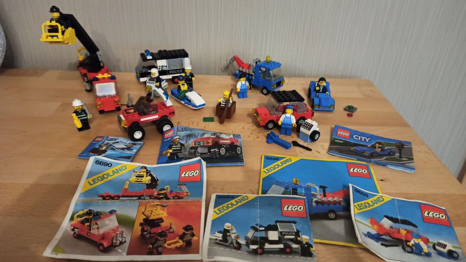 Lego CITY Sammlung - Polzei - Feuerwehr - Sportwagen - Autos-Boot in Schmitten