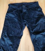 Hose S.Oliver Jeans schwarz in Größe 32 / 32 Niedersachsen - Berge Vorschau