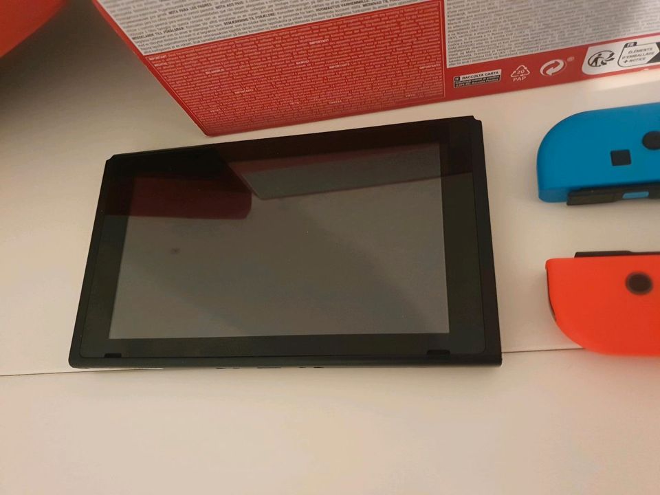 Nintendo Switch Konsole OVP mit Zubehör TOP Zustand in Ibbenbüren