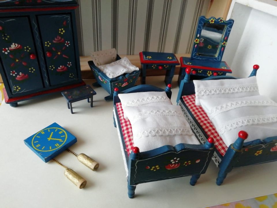 Bauernmöbel Schlafzimmer Puppenstube in Burgstädt