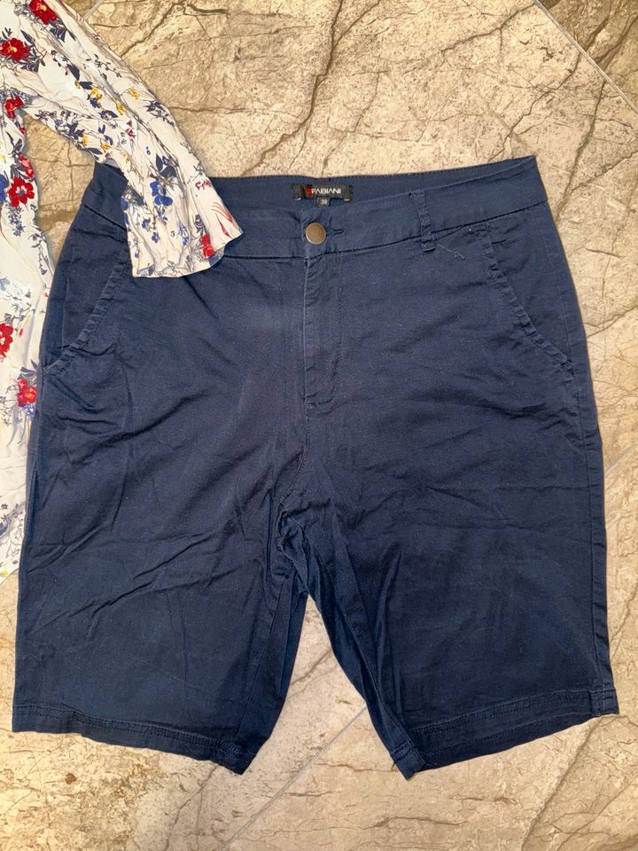 Damen Kleiderpaket Rock Shorts Bluse Cardigan 38 M in Maisach