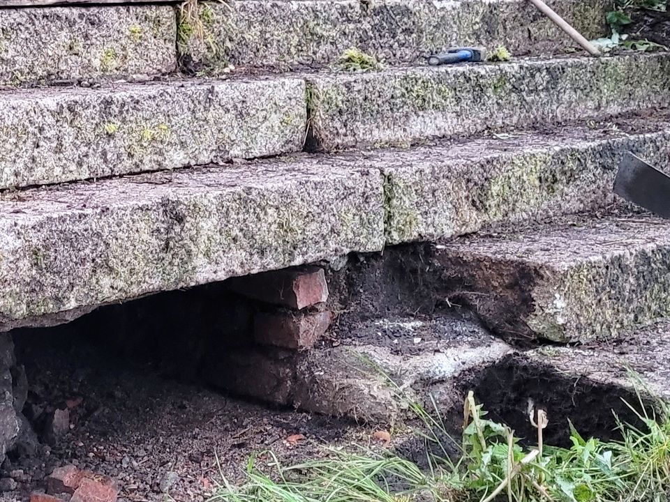 8x alte 2m Granit Treppensteine Natursteintreppe Denkmalschutz in Grünhain-Beierfeld 