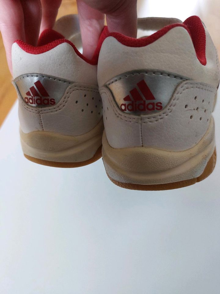 Adidas/Turnschuhe/Sportschuhe/ rot/weiß in Himmelpforten