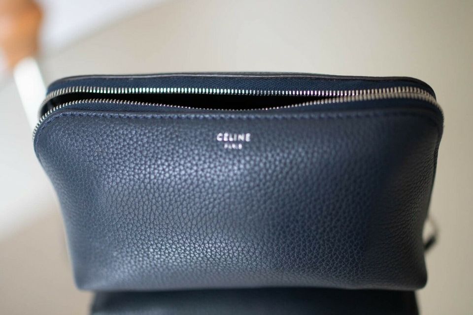 CÉLINE Blaue Leder Clutch in Saarbrücken