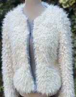 Neu / ungetragen * leichte Kuscheljacke  „LTB“ in Gr.L Hessen - Fritzlar Vorschau