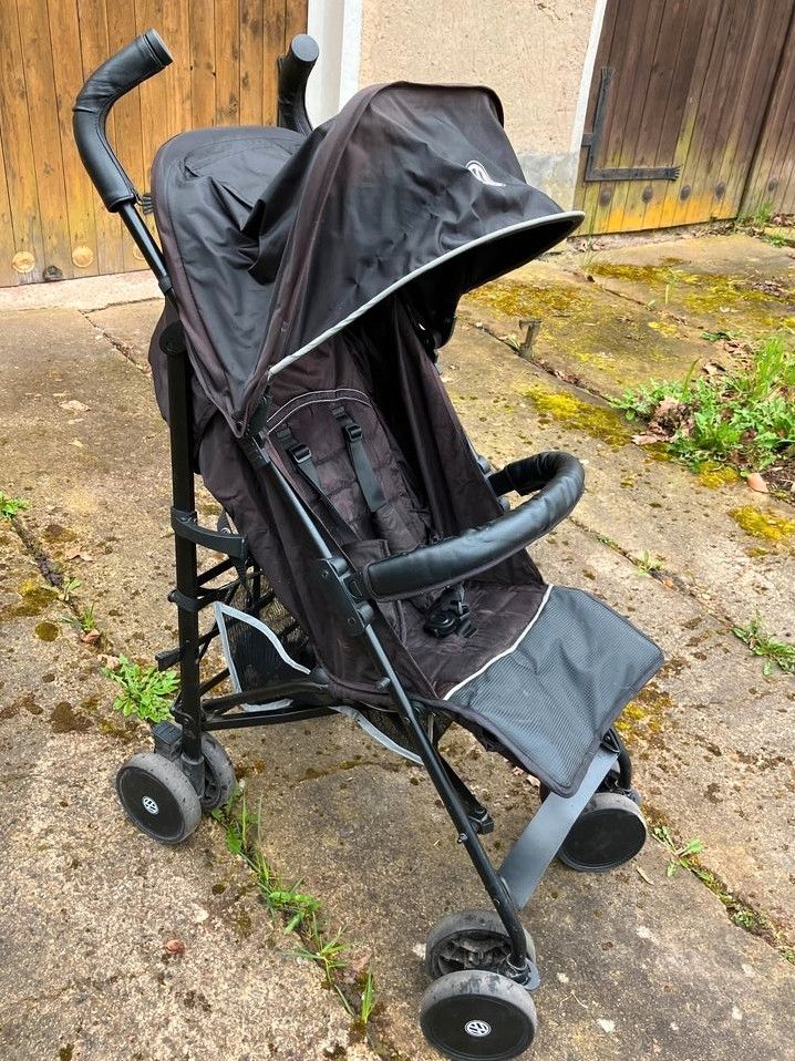 Kinderbuggy schwarz wendig und klappbar in Helmstedt