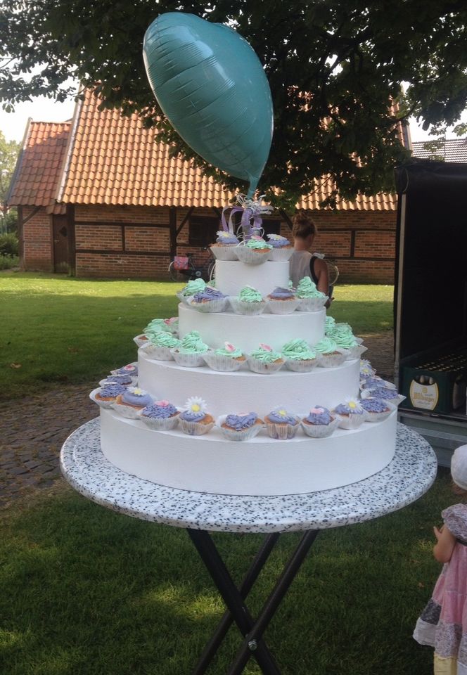 Cupcake Gestell / Hochzeitstorte/zur Miete in Heiden