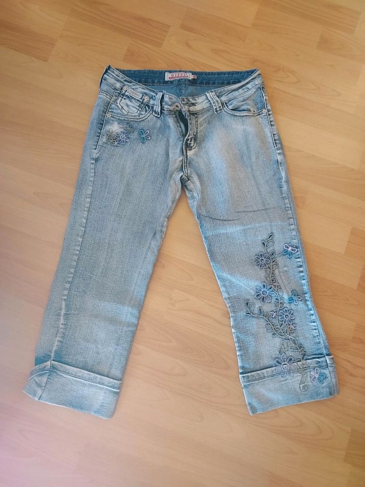 Kurze Jeans 38 mit Bestickung in Kempten