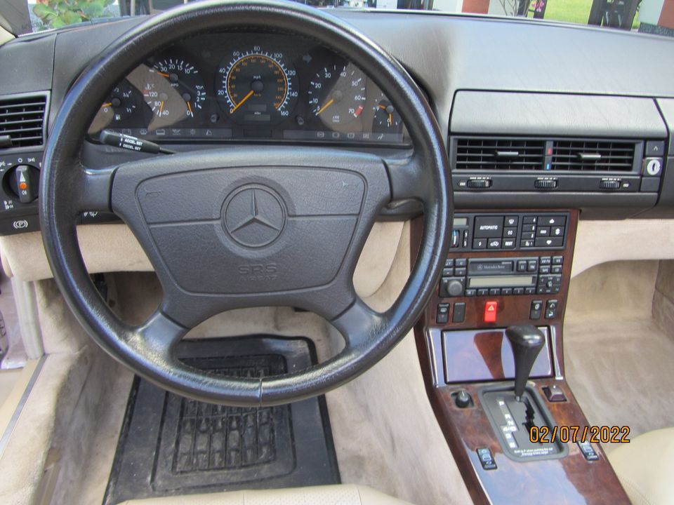 Mercedes-Benz 320 SL in Burkau