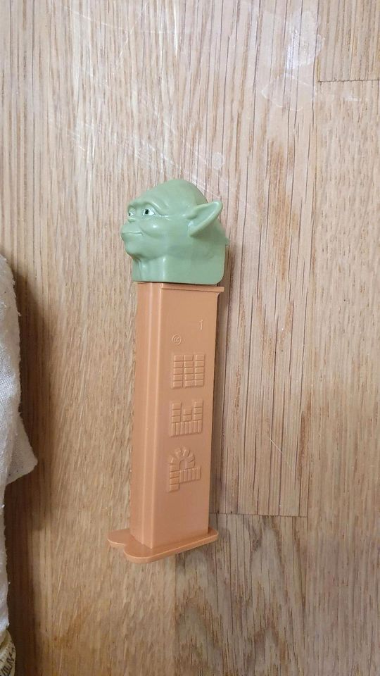 Anakin Skywalker hasbro 1999 episode 1 und Yoda PEZ star wars in Biebelnheim