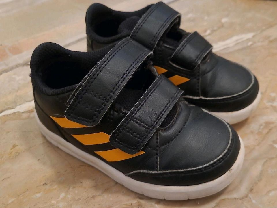 Adidas Kinder Schuhe Sneaker 25 schwarz in Obernburg