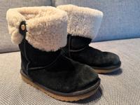 UGG Boot Lammfell schwarz in Größe 32,5 Nordrhein-Westfalen - Kreuzau Vorschau