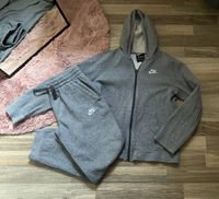 Nike Anzug/Hose/Jacke/Sport NP 70€ Nordrhein-Westfalen - Kreuztal Vorschau